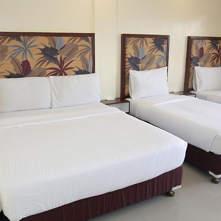 Eon Centennial Resort Hotel & Waterpark Iloilo City Værelse billede