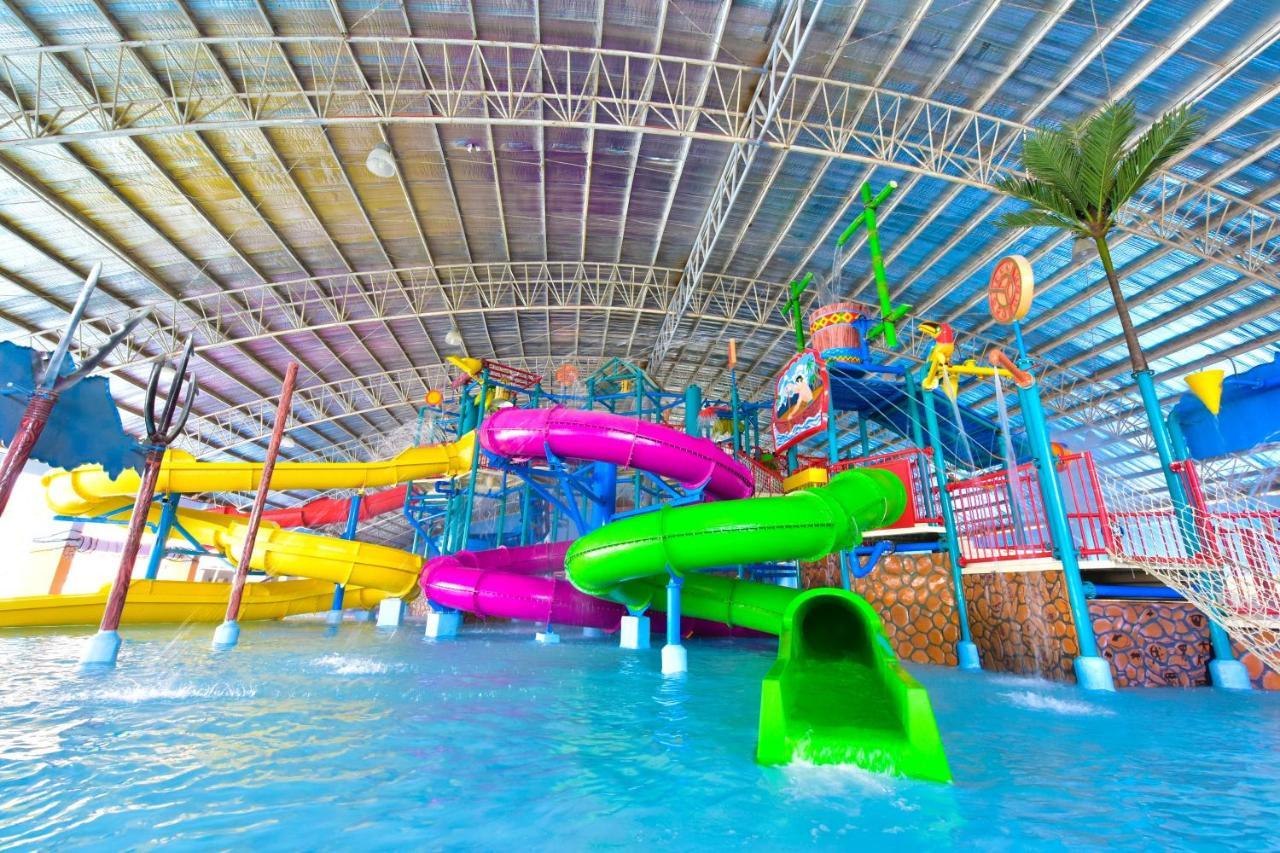 Eon Centennial Resort Hotel & Waterpark Iloilo City Eksteriør billede