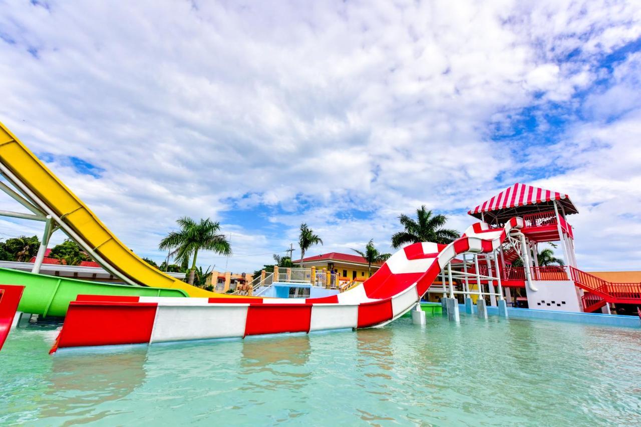 Eon Centennial Resort Hotel & Waterpark Iloilo City Eksteriør billede