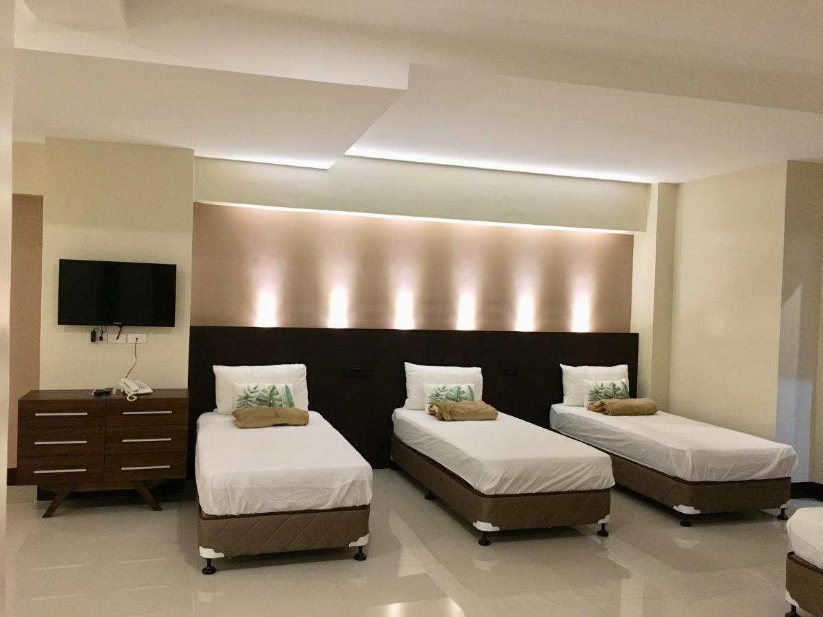 Eon Centennial Resort Hotel & Waterpark Iloilo City Værelse billede